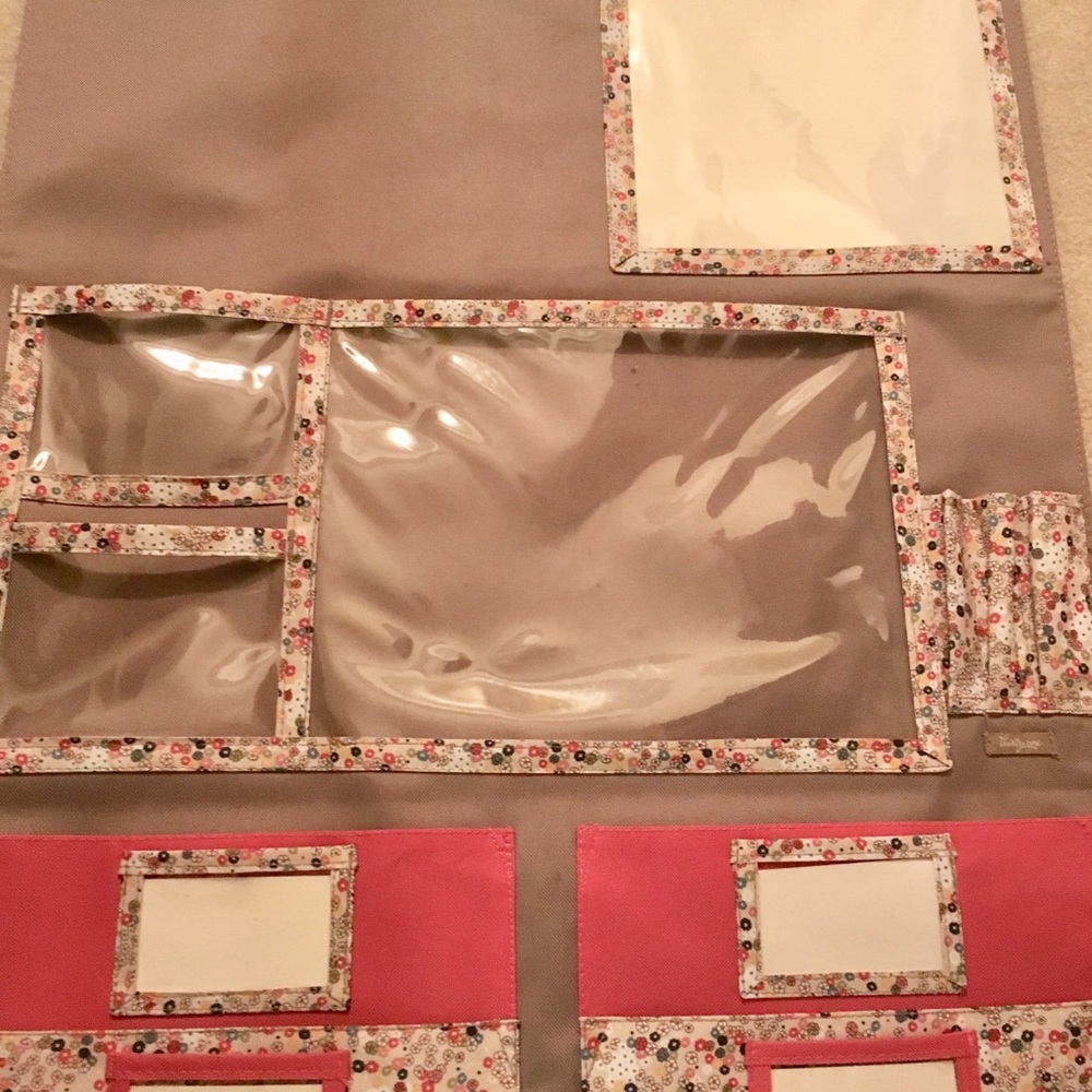 Like new Thirty-One hanging organizer